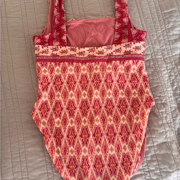 Faherty One-Piece Swimsuit - Picture 6 of 8